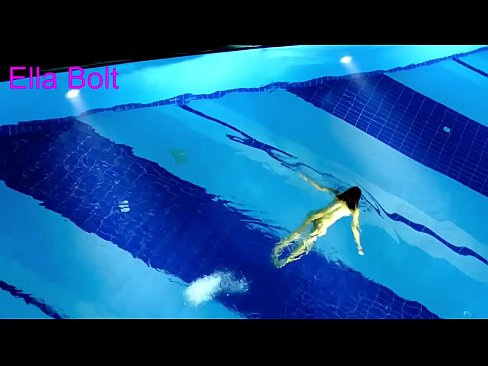 ❤️ म हेर्न रोक्न सक्दिन, जवान गोरा ELLA BOLT रिसोर्ट पूलमा नग्न पौडी खेल्दै समातियो ❤️ ne.marketapp.top मा ☑